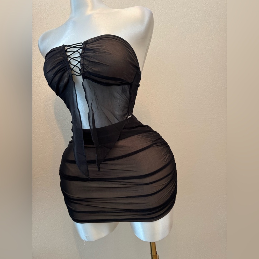 Set - Picture 2 of 2